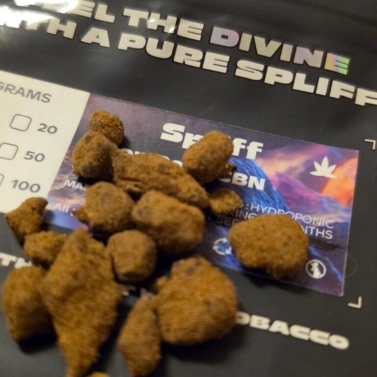 Click to view full screen Klantbeoordeling Moon Rock CBN met foto - Spliff