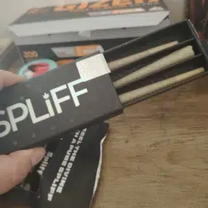 Klantbeoordeling Doos van 3 voorgerolde CBD joints - White Widow met foto - Spliff